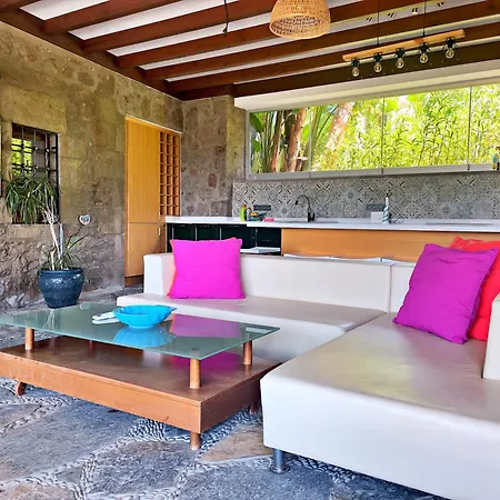 Βίλα Private Pool Getaway In A Luxury Stone Villa